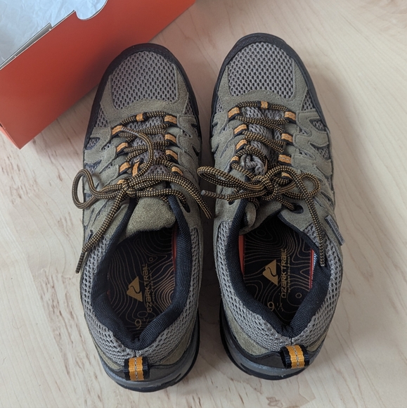 Ozark Trail Waterproof Low Hiking Shoe Leather (Size 9.5) - Picture 4 of 7